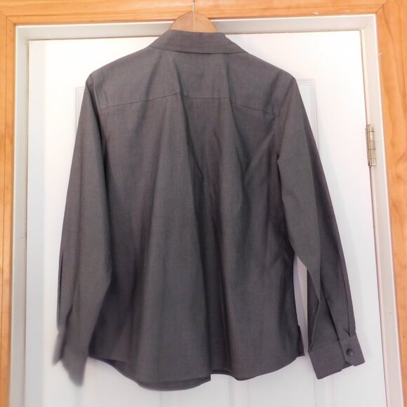 Foxcroft Womens Wrinkle Free Shaped Fit Gray Button-Up Long Sleeves Sz 12 - Picture 6 of 7